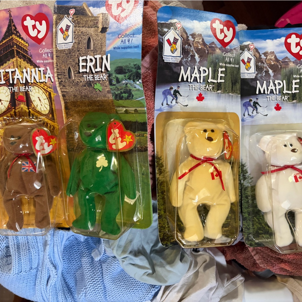 TY Collection international bears of all 4